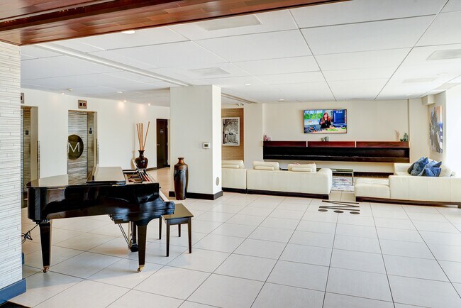 Foto del edificio - 700 E 8th St