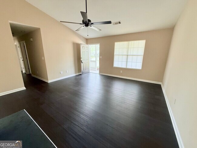 Foto del edificio - 301 Stony Brook Cir