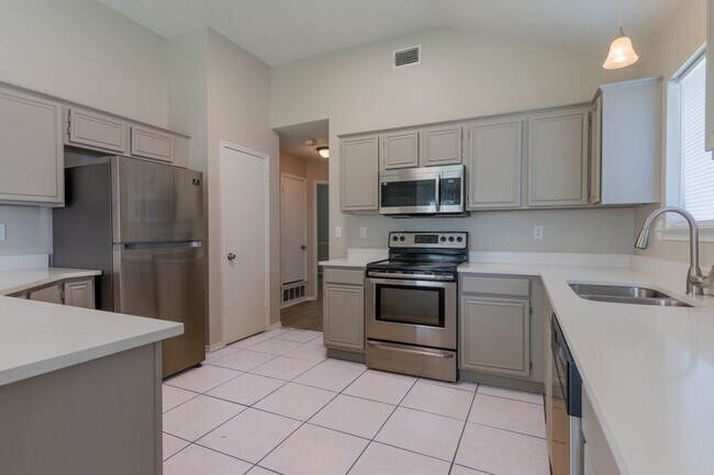 Foto del edificio - 1026 Silver Spruce Dr