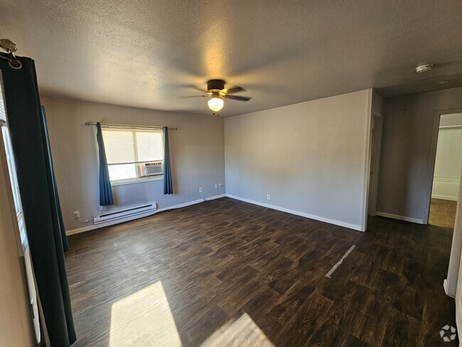Building Photo - 1237 3rd Ave S