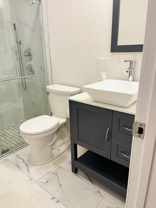 Building Photo - 17000 Charlesbourg Pl