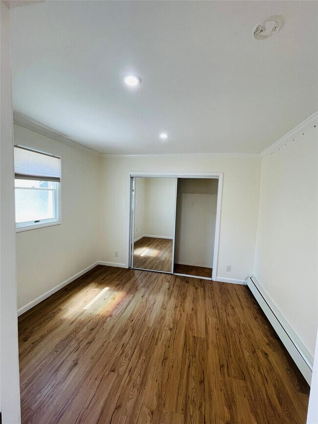 Foto del edificio - 10 Homecrest Ave