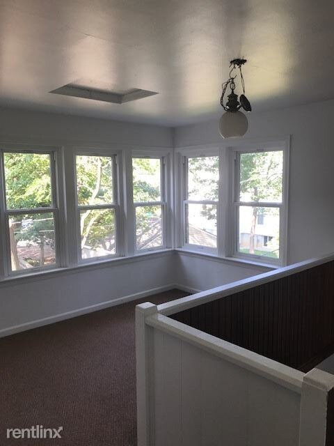Foto del edificio - 2 br, 1 bath Triplex - 210 W Henry St Apt. 2