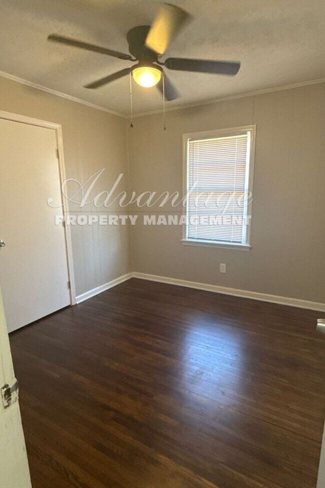 Building Photo - Very Nice Newly Updated Home in Frayser - ...