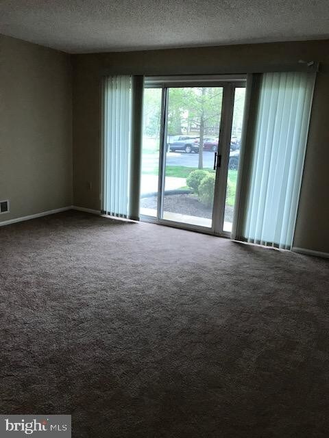 Building Photo - 44 Holly Ct