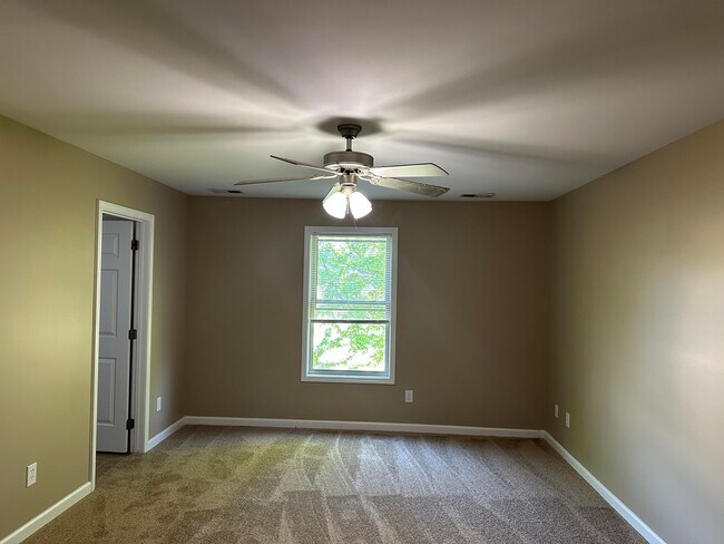 Foto del edificio - 3933 Pine Ridge Way