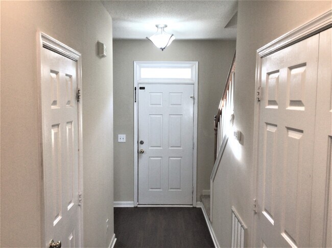 Building Photo - 2312 Meadow Gate Drive