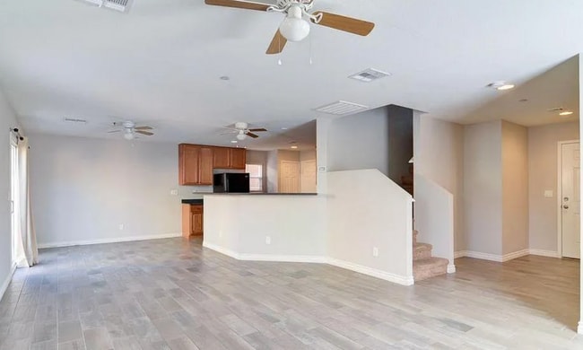 Building Photo - Beautiful 4 bedroom home in a gated commun...