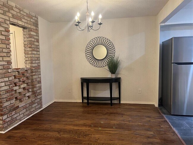 Foto del edificio - 13192 Trail Hollow Dr