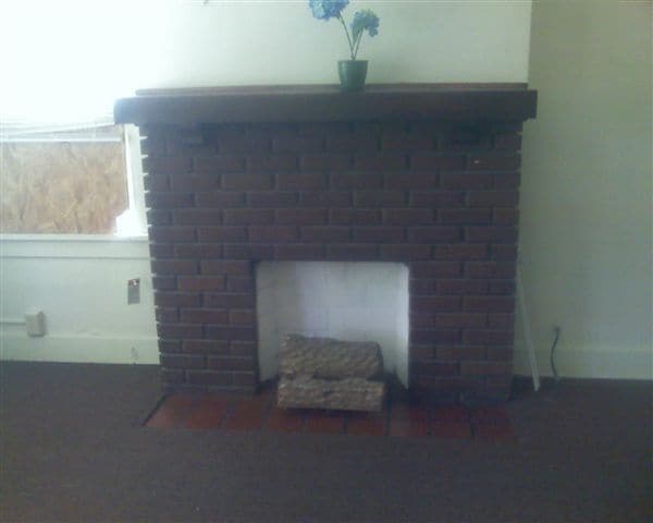 Building Photo - 587 Woodville Rd