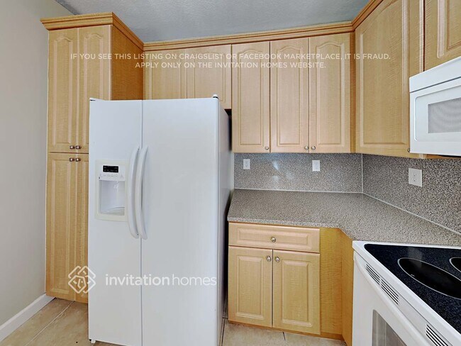 Foto del edificio - 6401 SW 162nd Ct