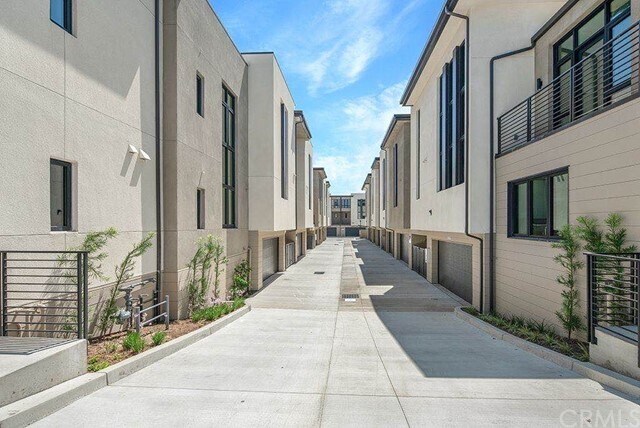 Primary Photo - 501 N Santa Anita Ave