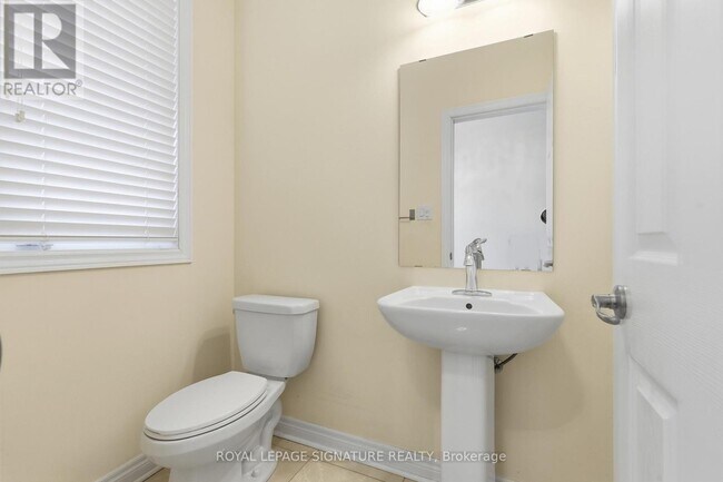 Photo du bâtiment - 128 Orchardcroft Rd