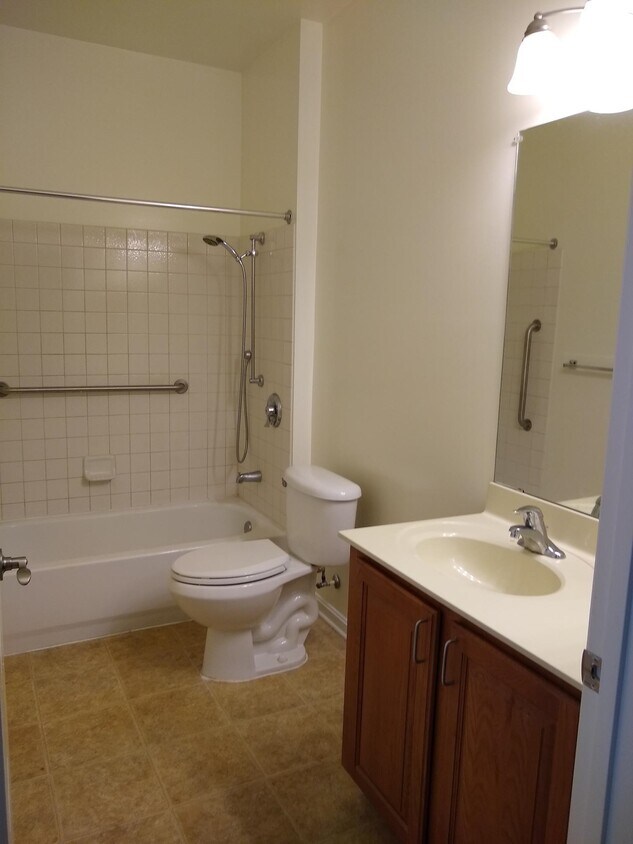 Bathroom - 130 Carlisle St