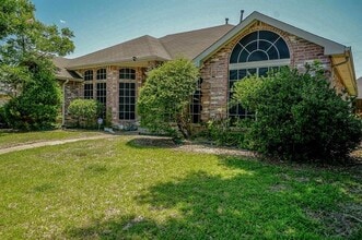 Building Photo - 624 Elm Falls Pl