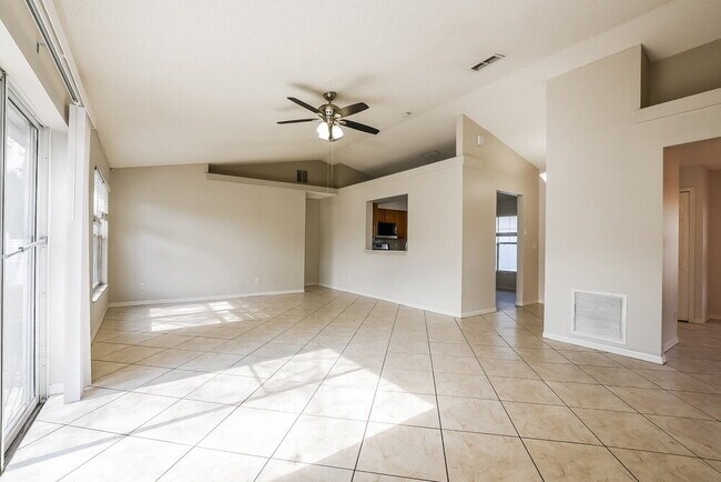 Foto del edificio - 12041 Goldenstar Ln