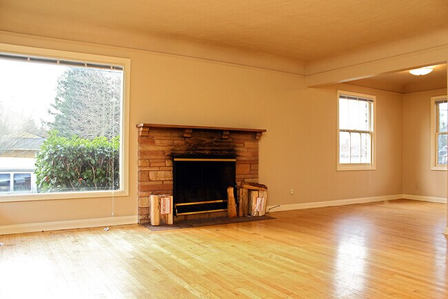 Foto del edificio - 5112-5116 NE 32nd Ave