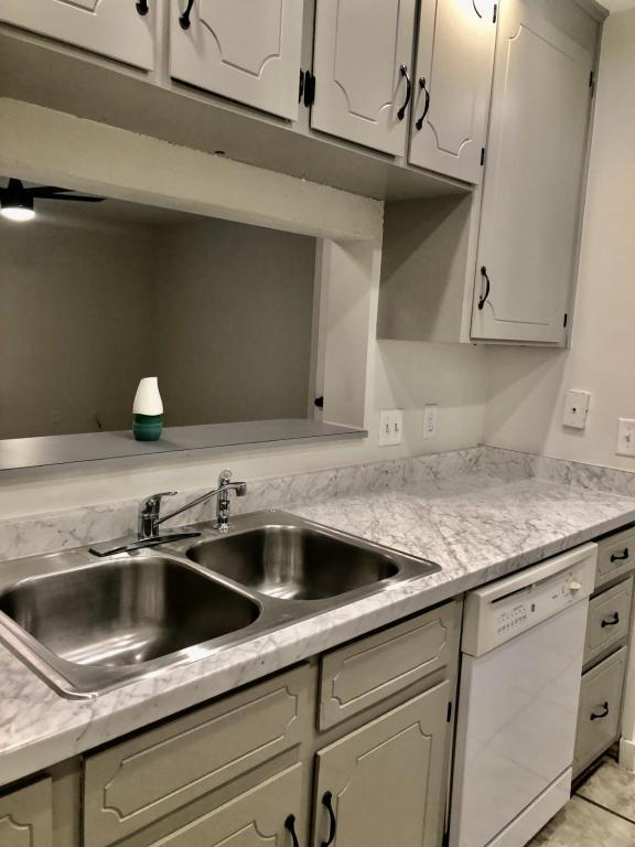 Foto del edificio - 224 Candlebrook Drive