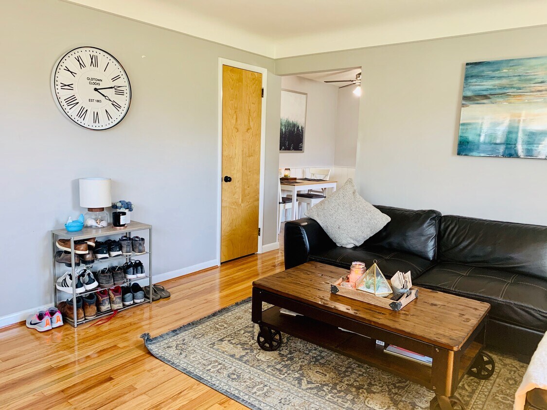 Foto principal - 3785 Gardner Ave