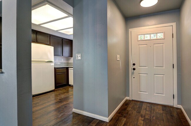 Foto del edificio - 1521 Desert Ridge Ave