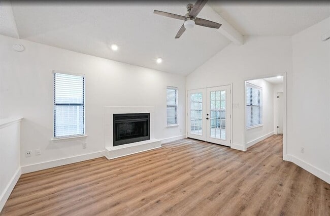 Building Photo - 2407 Winsted Ln