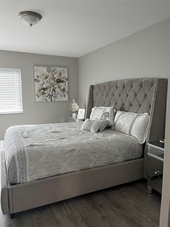 Foto del edificio - 113 Lake Pine Cir