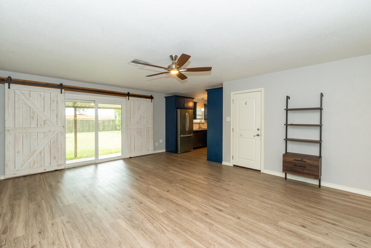 Primary Photo - 140 Benny Ave