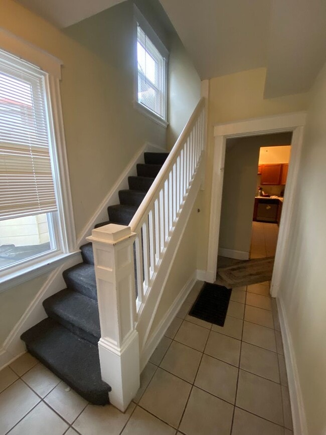 Building Photo - 430 Southview Ave
