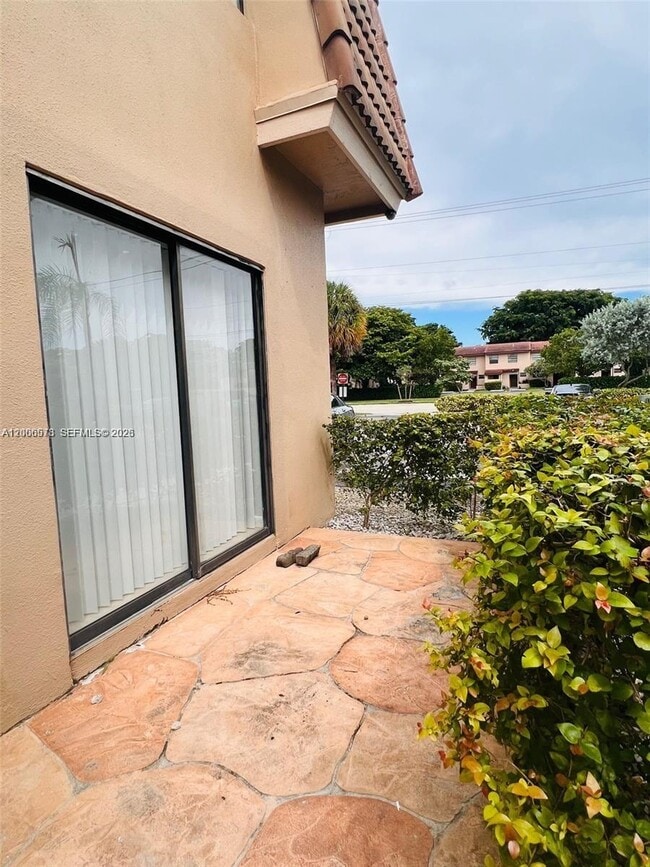 Building Photo - 10878 Royal Palm Blvd