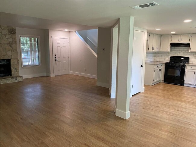 Building Photo - 8906 Marsh Dr