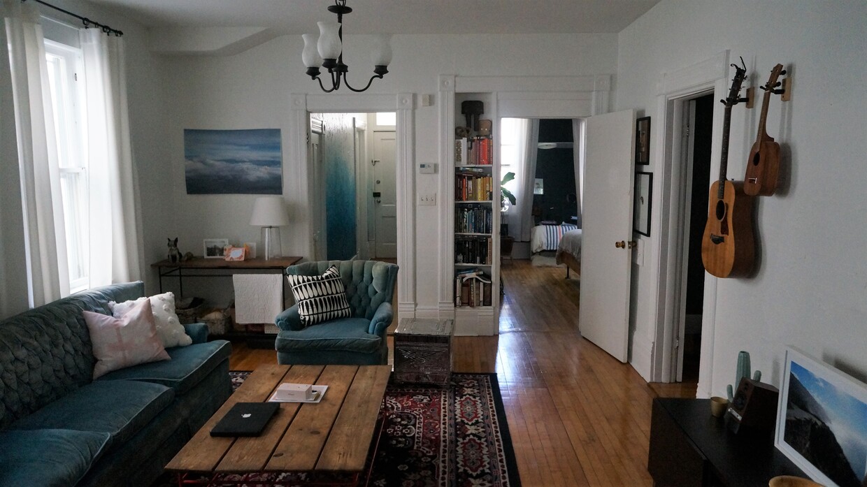 Primary Photo - 1682 N Franklin Pl
