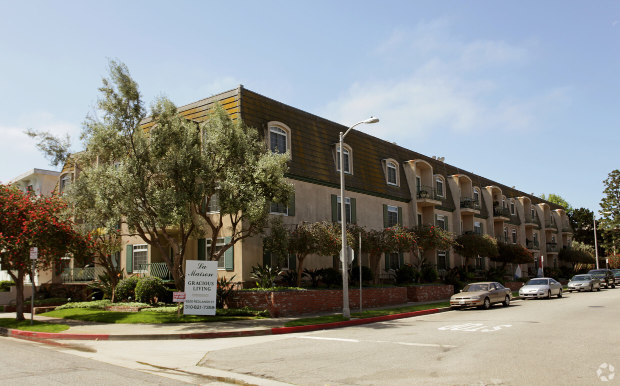 Primary Photo - La Maison Apartments