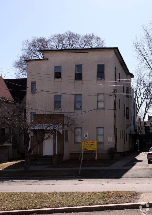 Building Photo - 88-90 Henry St
