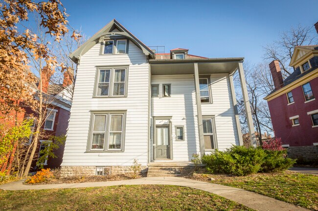 Foto del edificio - 2632 Eden Ave