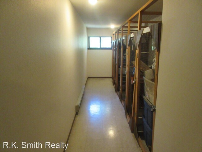 Foto del edificio - 615 Mary Ln