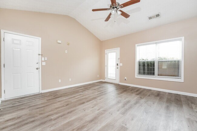 Foto del edificio - 105 Catlyn Ct