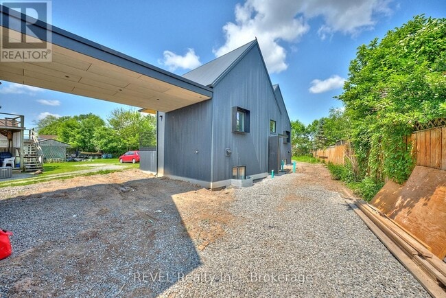 Building Photo - 5361 Valley Wy