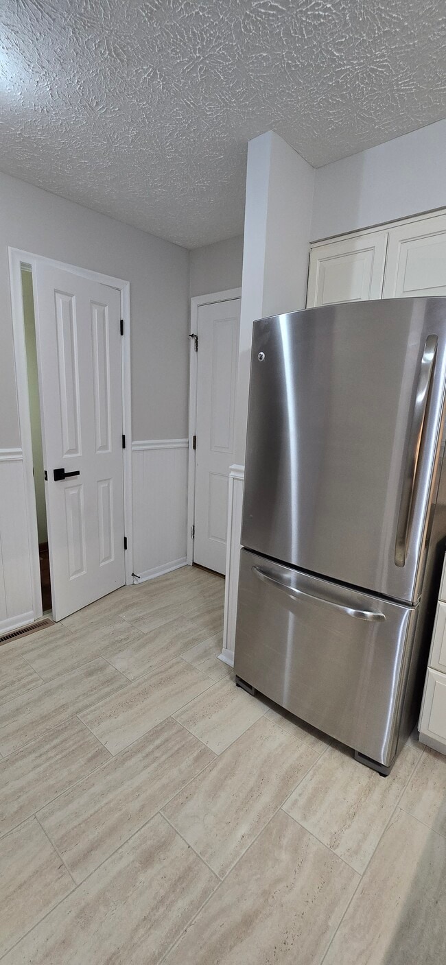 Building Photo - 757 Island Ct