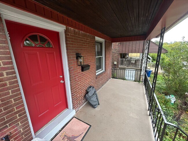 Building Photo - Cozy 2 bedroom in Squirrel Hill