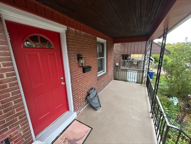 Foto del edificio - Cozy 2 bedroom in Squirrel Hill