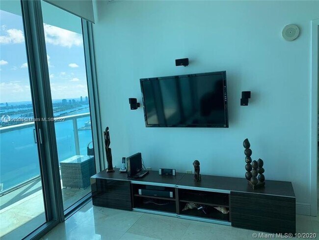 888 Biscayne Blvd Unit 4411 photo'