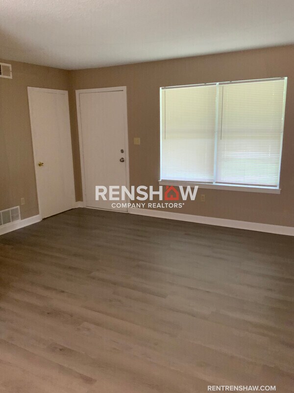 Foto del edificio - 142 Harrison Rd