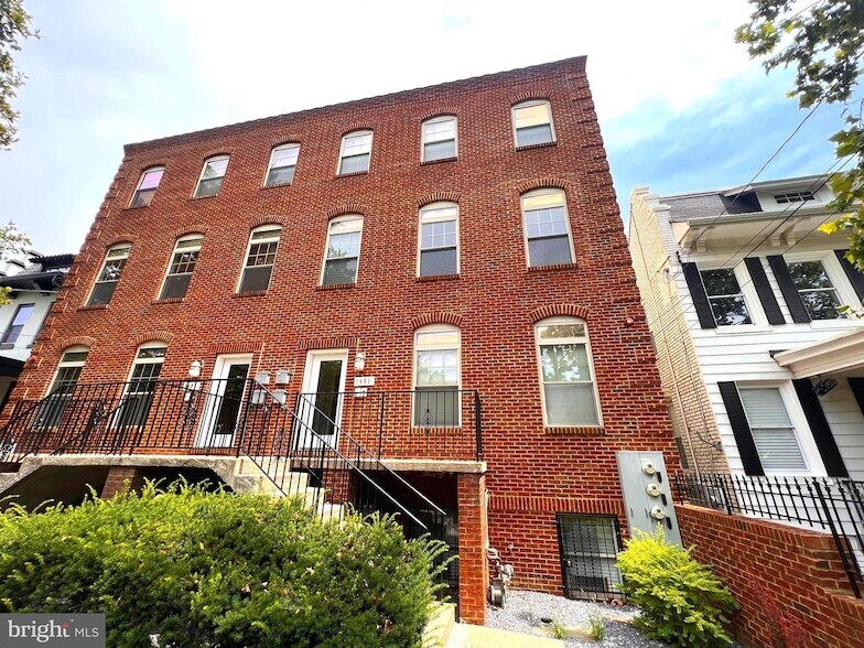 Primary Photo - 5405 7th Street NW Unit 102