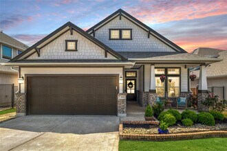 Building Photo - 505 Saturnia Dr