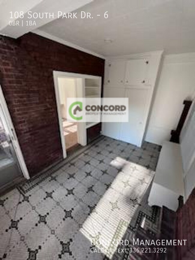 Foto del edificio - 108 S Park Dr