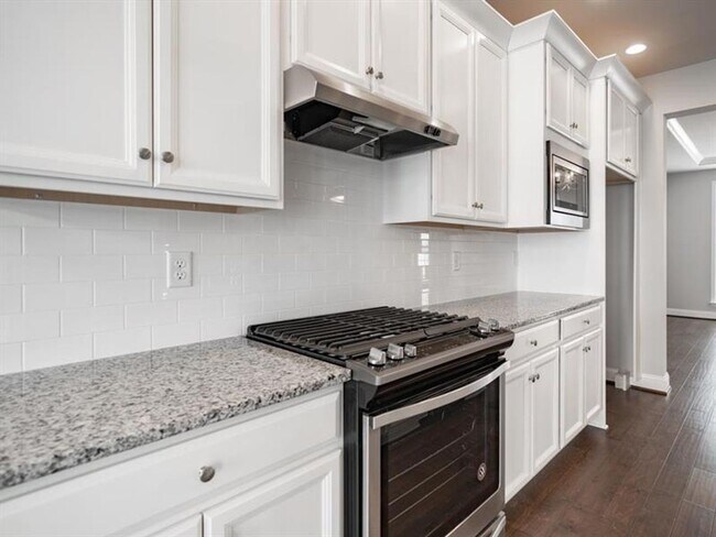 Foto del edificio - 3 bed 2.5 bath - Luxury Living Meets Subur...