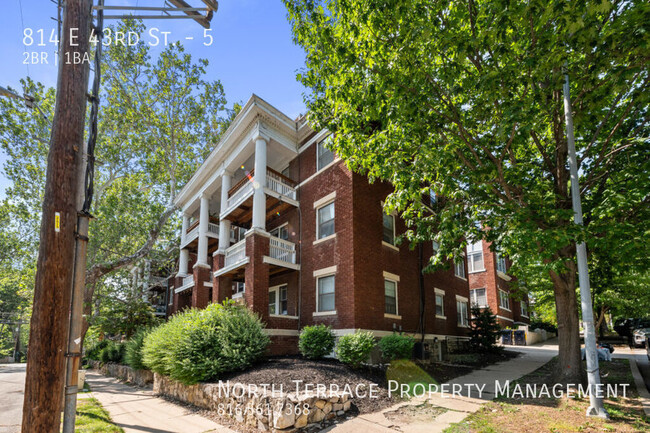 Building Photo - Updated, VINTAGE 2BR 1BA in Midtown Kansas...