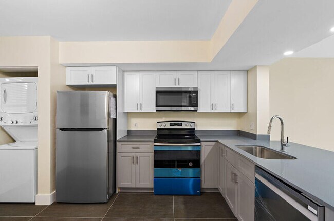Building Photo - 4885  Lake Arjaro Drive 4809 West Palm Bea...