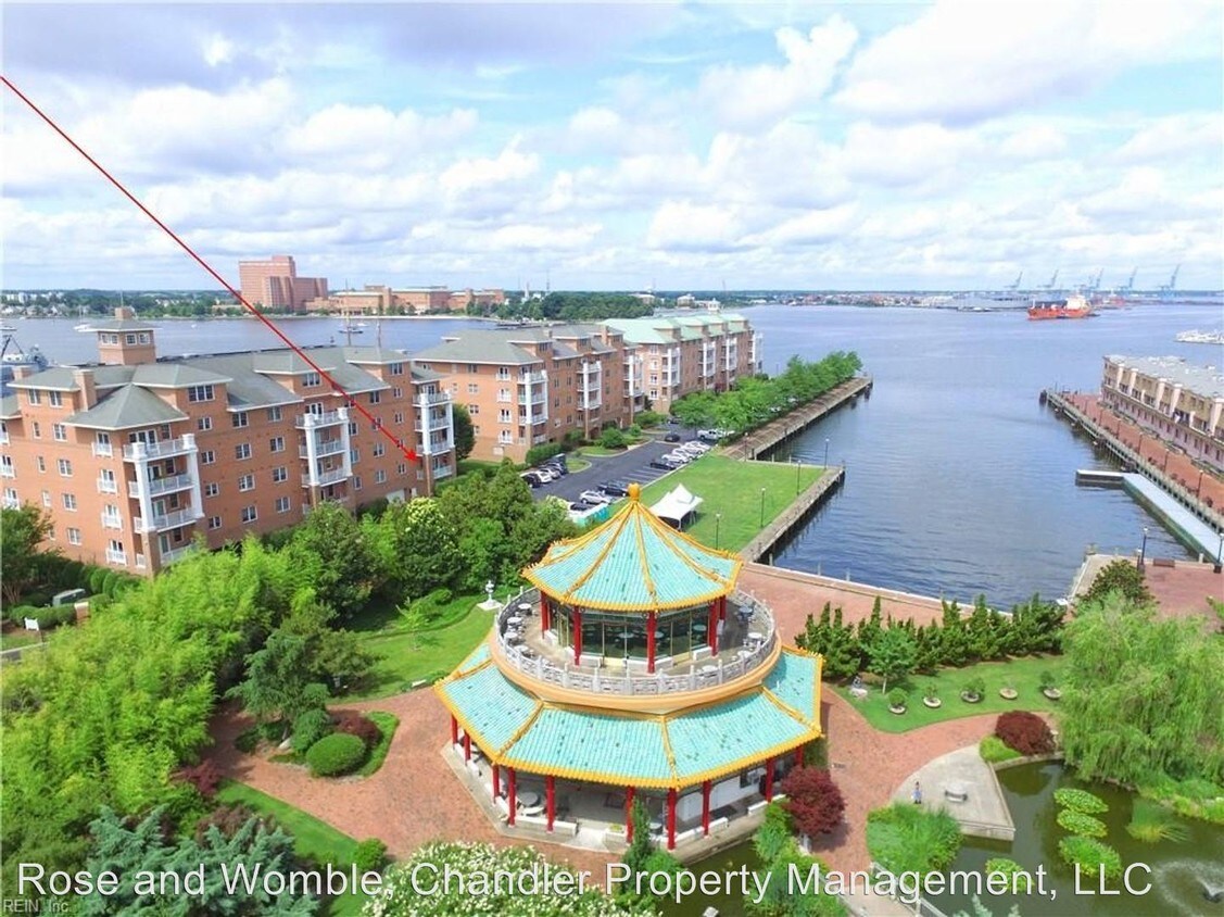 Primary Photo - 2 br, 2.5 bath House - 301 Brooke Ave #103