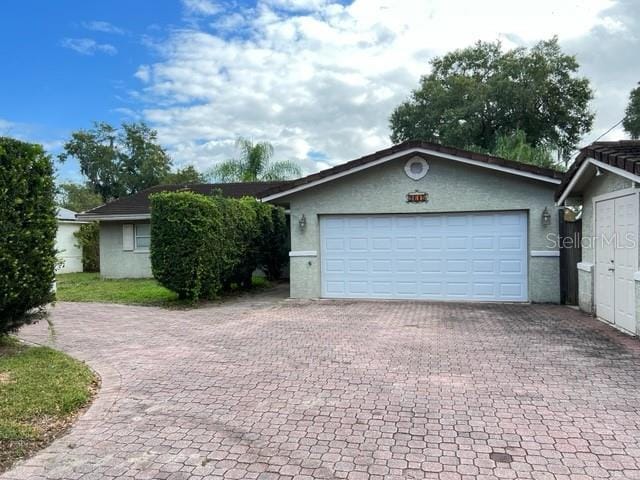 Building Photo - 2615 S Crystal Lake Dr